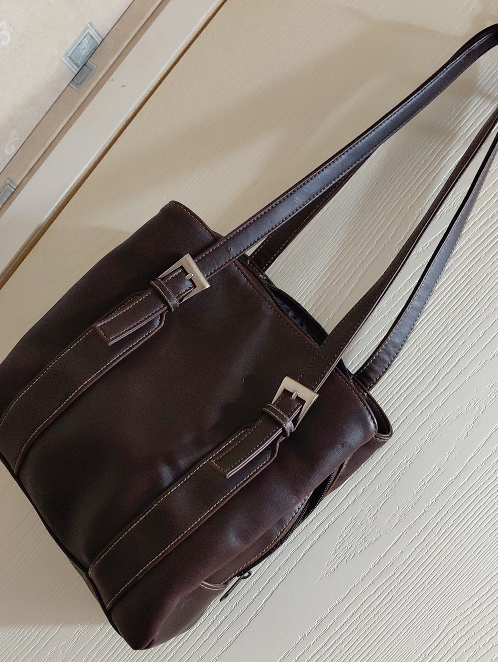 Classic Brown Leather Tote Bag - Unbranded